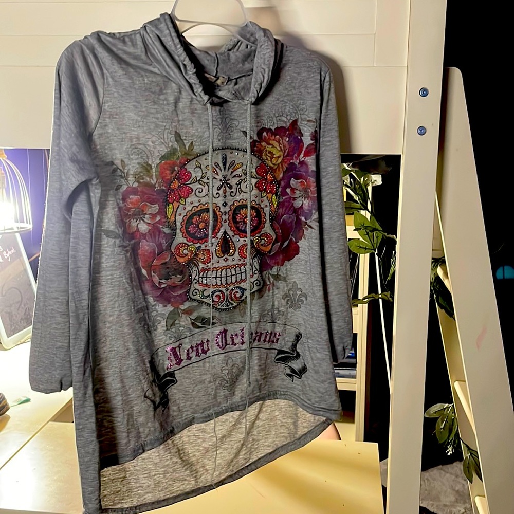womens/teens top, never been worn
